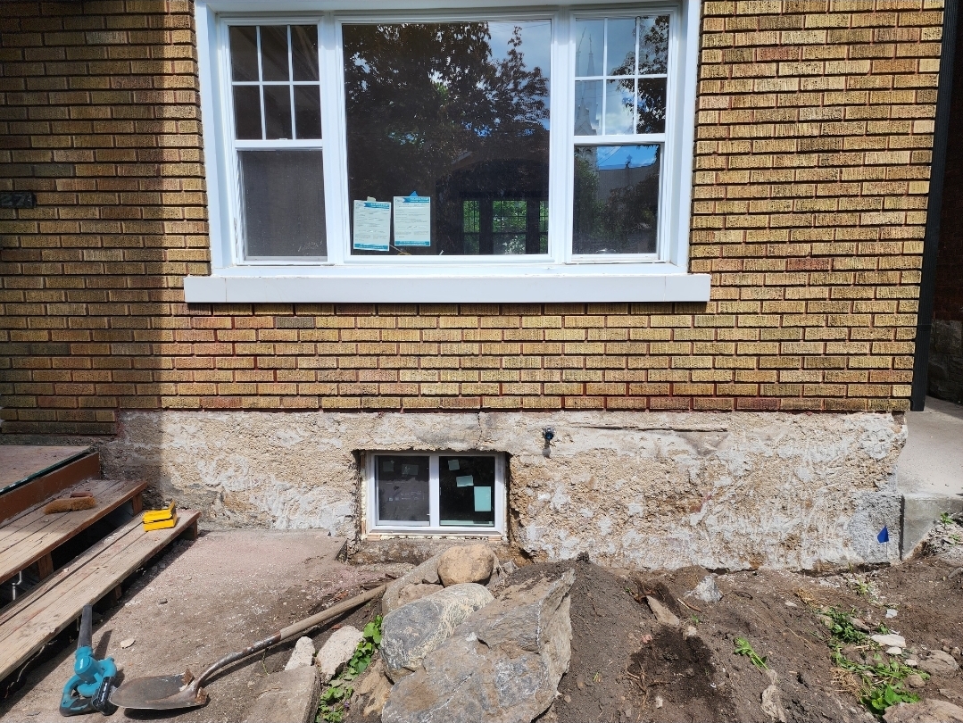 Exposed residential foundation before parging